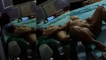 Ngintip Tante Tobrut Hijab Lagi Colmek Liar Sendiri